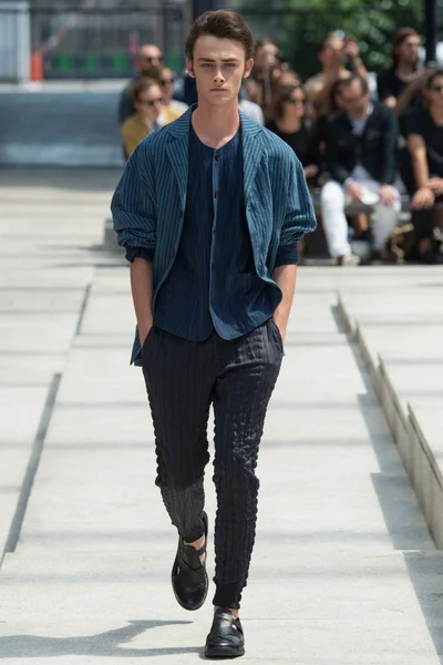 Look 22